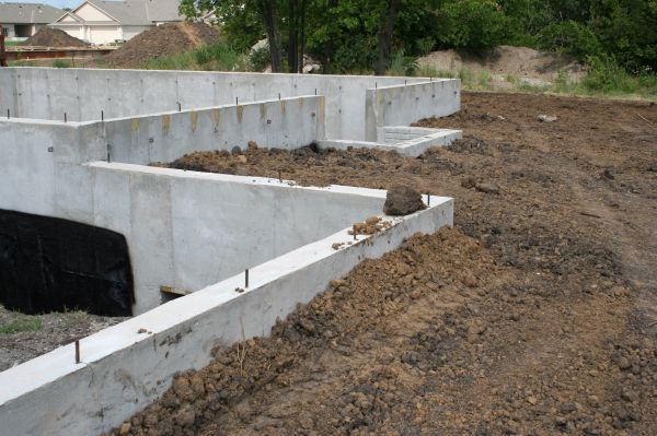 Foundation Wall Installation in Cedar Falls